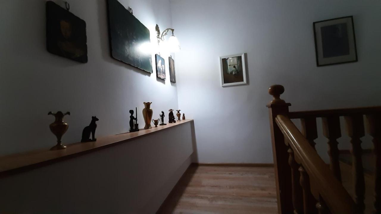 Victoria Guesthouse Koetaisi Buitenkant foto
